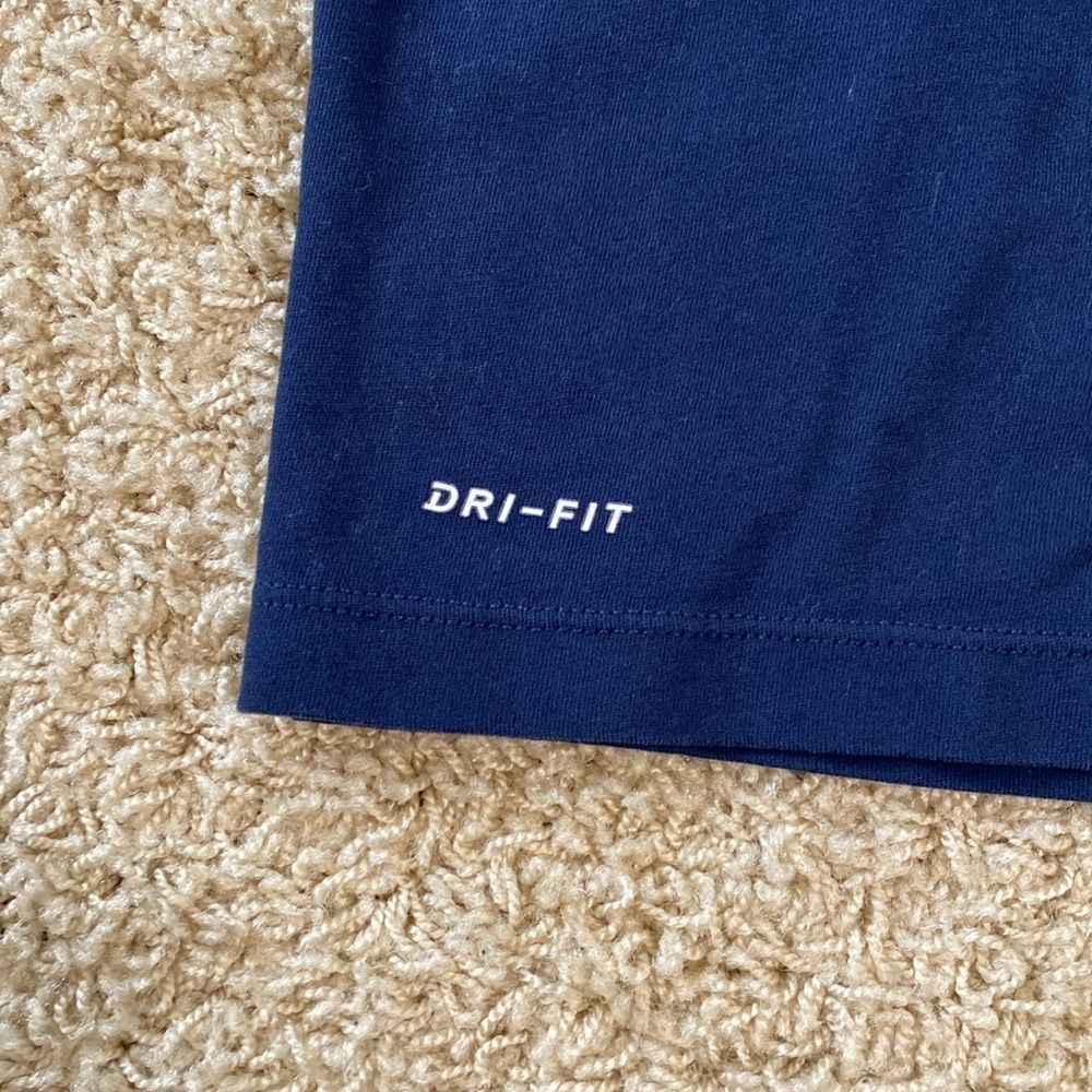 Nike | Navy Tee and Gray Shorts Set - Picture 3 of 10